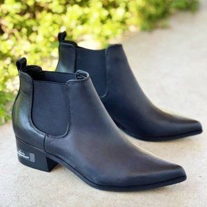 Blondo Waterproof Black Leather Chelsea Boots, Size 8.5